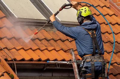 Démoussage et hydrofuge de toiture à Loperhet