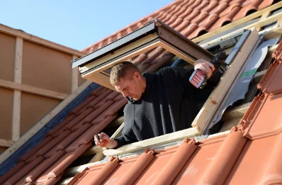 Pose de fenêtres de toit Velux à Loperhet